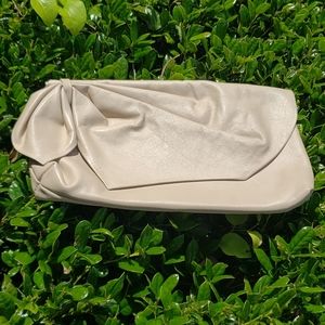 Albi leather light tan clutch
